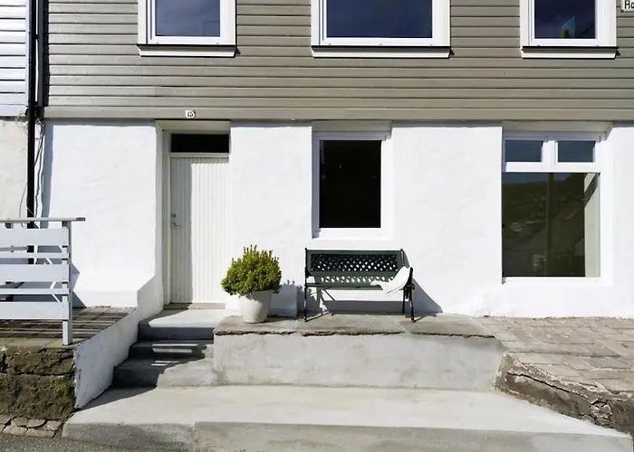 Spacious And Beautiful Apartment In Bergen With Free Parking