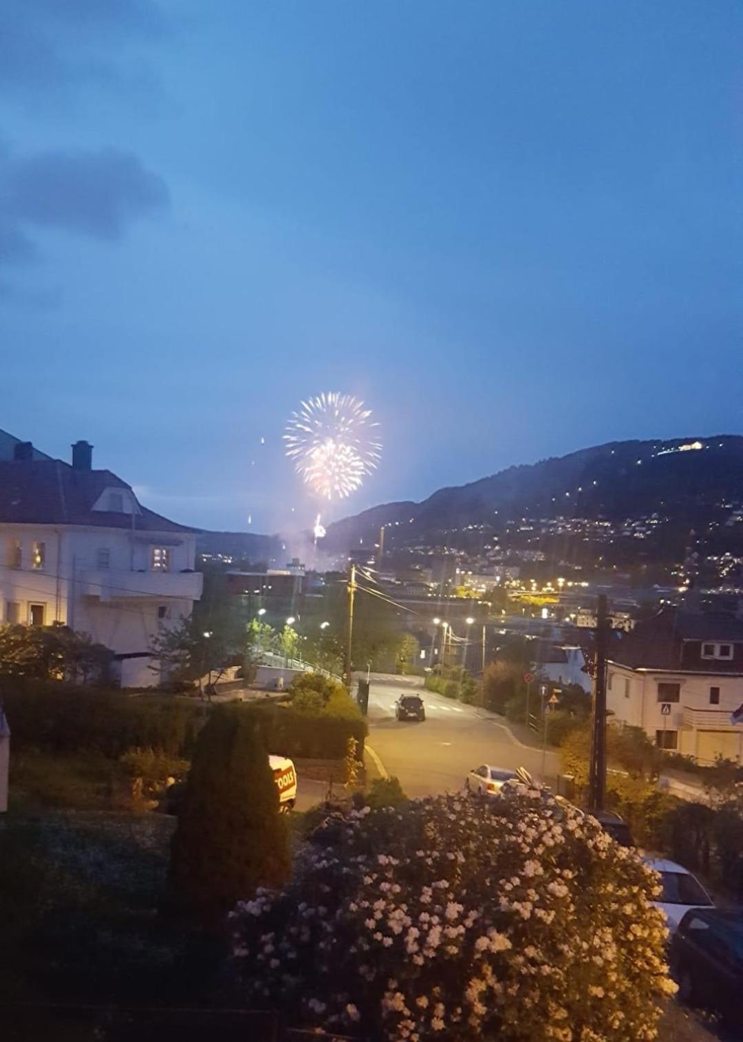 Lejlighed Spacious And Beautiful In With Free Parking Bergen
